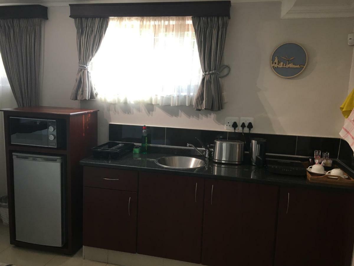Westville The Meritus Guest House מראה חיצוני תמונה