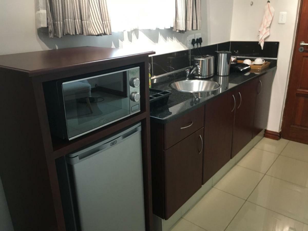 Westville The Meritus Guest House מראה חיצוני תמונה