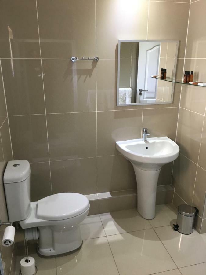 Westville The Meritus Guest House מראה חיצוני תמונה